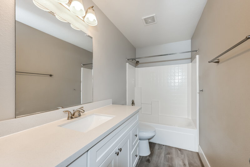 2,240/Mo, 187 Pocono Manor Ct Las Vegas, NV 89148 Bathroom View