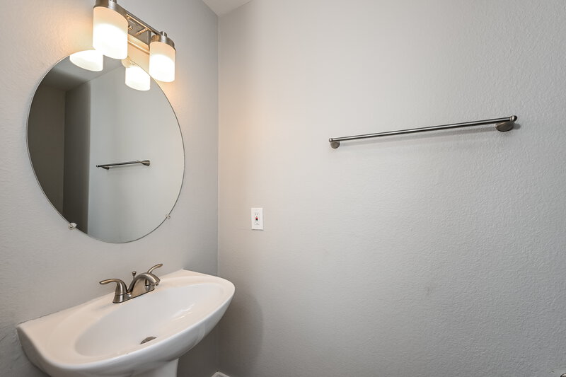 2,240/Mo, 187 Pocono Manor Ct Las Vegas, NV 89148 Bathroom View 2