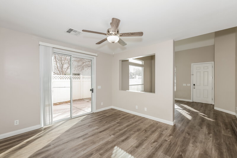 2,140/Mo, 6246 Arbor Valley Ave Las Vegas, NV 89139 Family Room View 2