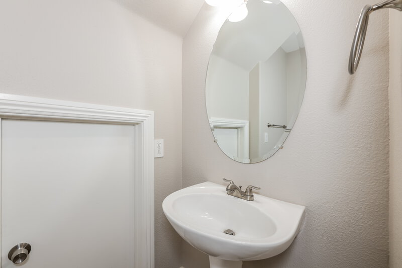2,140/Mo, 6246 Arbor Valley Ave Las Vegas, NV 89139 Bathroom View 2