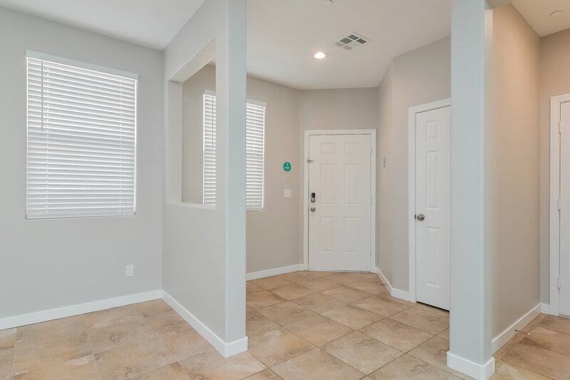 2,365/Mo, 993 Pebble Lake St Henderson, NV 89011 Foyer View