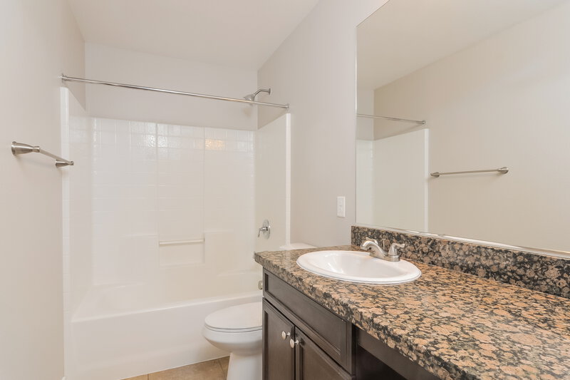 2,365/Mo, 993 Pebble Lake St Henderson, NV 89011 Bathroom View