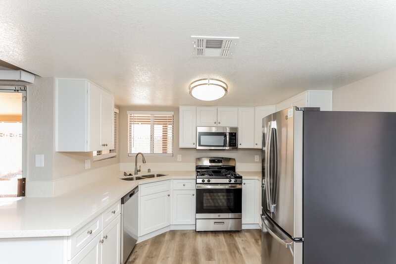 2,095/Mo, 1635 Keena Dr Henderson, NV 89011 Kitchen View