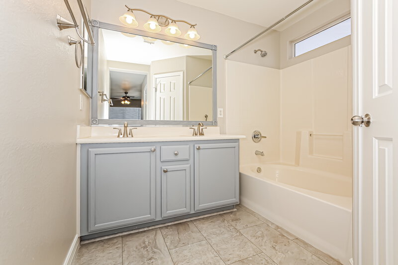 2,150/Mo, 8736 Water Bucket Ave Las Vegas, NV 89143 Main Bathroom View 2