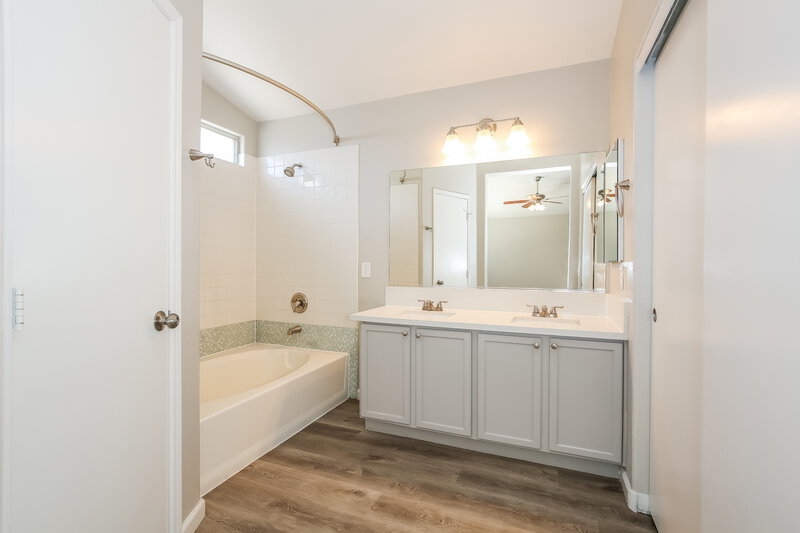 2,000/Mo, 5325 Cholla Blossom Ct North Las Vegas, NV 89031 Main Bathroom View 2