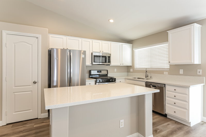 2,690/Mo, 6512 Point Break St North Las Vegas, NV 89084 Kitchen View