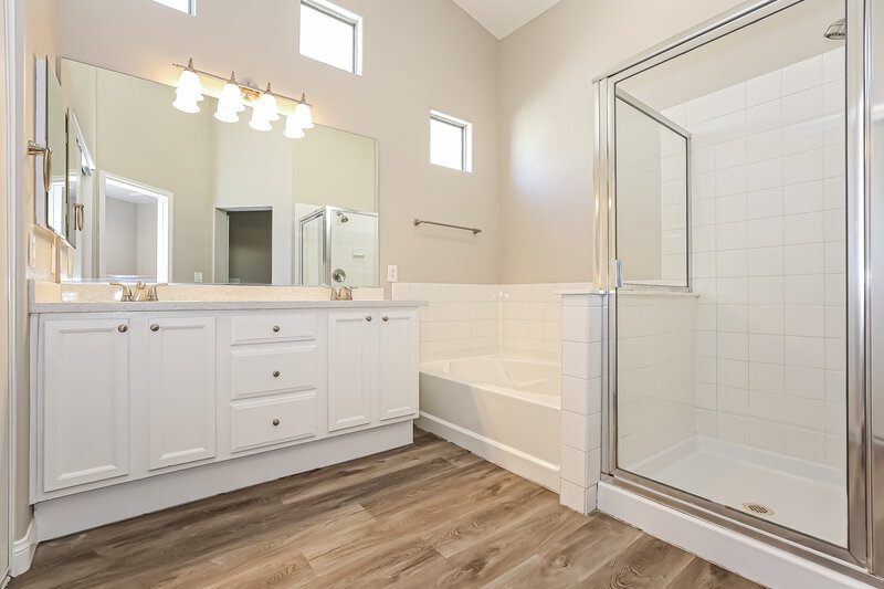 2,690/Mo, 6512 Point Break St North Las Vegas, NV 89084 Main Bathroom View