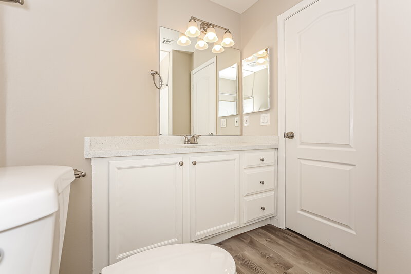 2,690/Mo, 6512 Point Break St North Las Vegas, NV 89084 Bathroom View 2