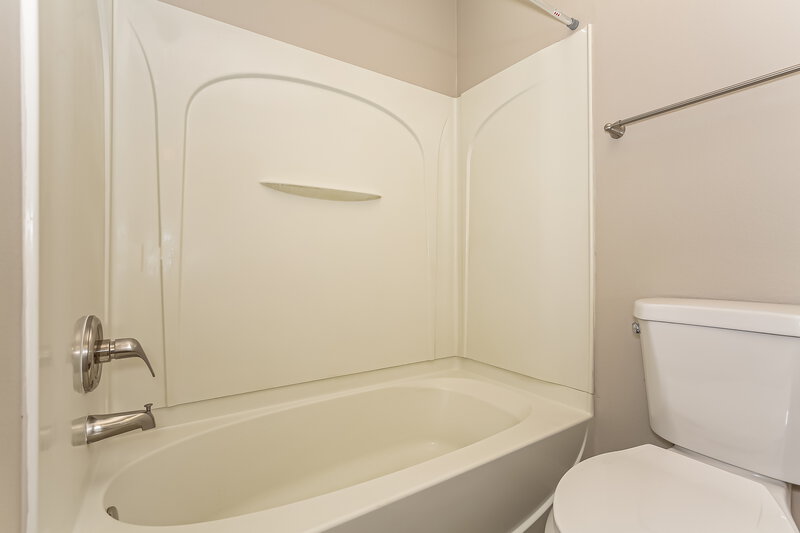 2,690/Mo, 6512 Point Break St North Las Vegas, NV 89084 Bathroom View 3