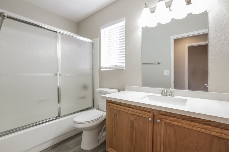 1,980/Mo, 805 Rio Poco Ct Henderson, NV 89015 Bathroom View