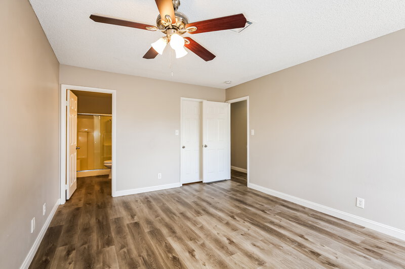 2,155/Mo, 7800 Ducharme Ave Las Vegas, NV 89145 Main Bedroom View 2
