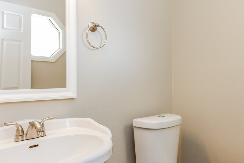 3,220/Mo, 7800 Ducharme Ave Las Vegas, NV 89145 Bathroom View