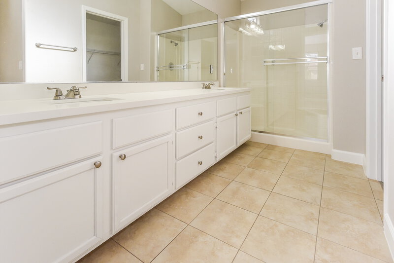 2,255/Mo, 2189 Lovely Rita Court Henderson, NV 89074 Main Bathroom View