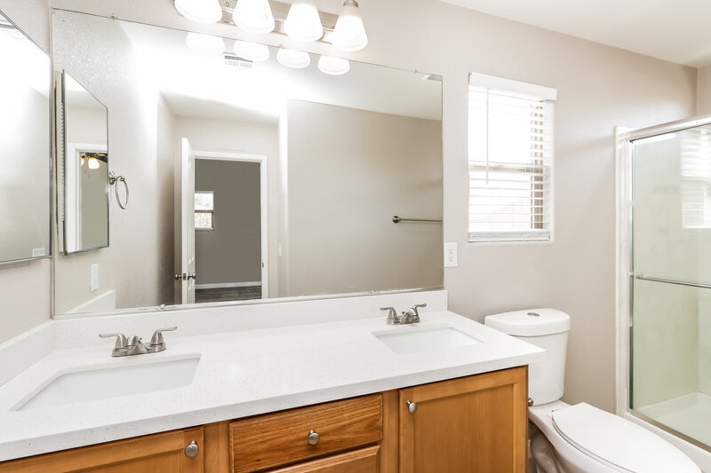 2,100/Mo, 10724 Cape Shore Avenue Las Vegas, NV 89166 Main Bathroom View