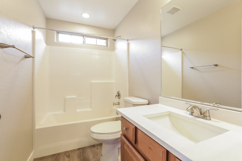 2,140/Mo, 10169 Palazzo Marcelli Ct Las Vegas, NV 89147 Main Bathroom View