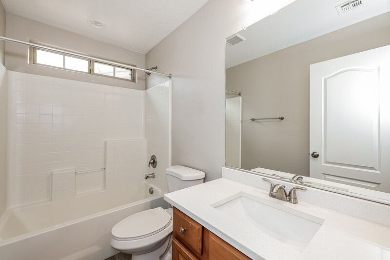 2,255/Mo, 10169 Palazzo Marcelli Ct Las Vegas, NV 89147 Bathroom View 2