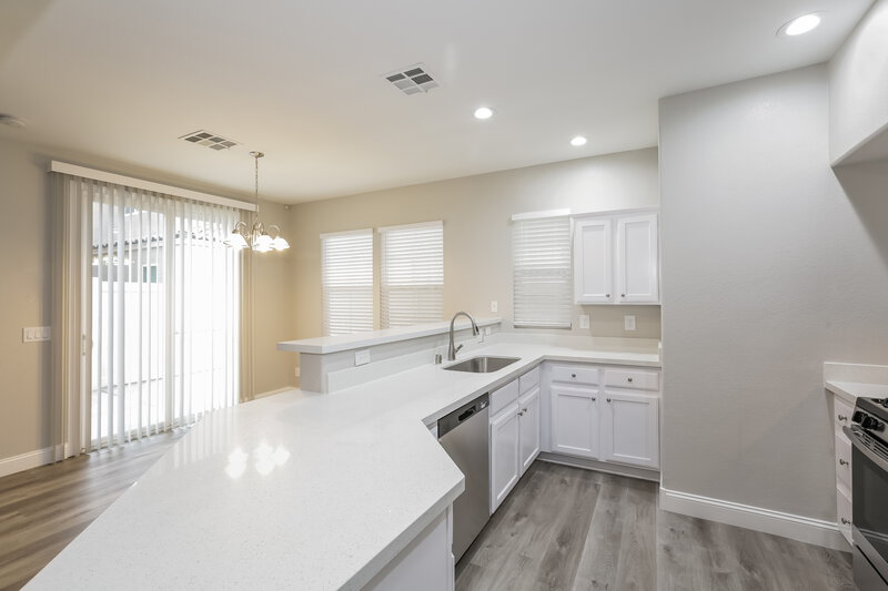 2,195/Mo, 5367 Flowing Spring St Las Vegas, NV 89122 Kitchen View 2