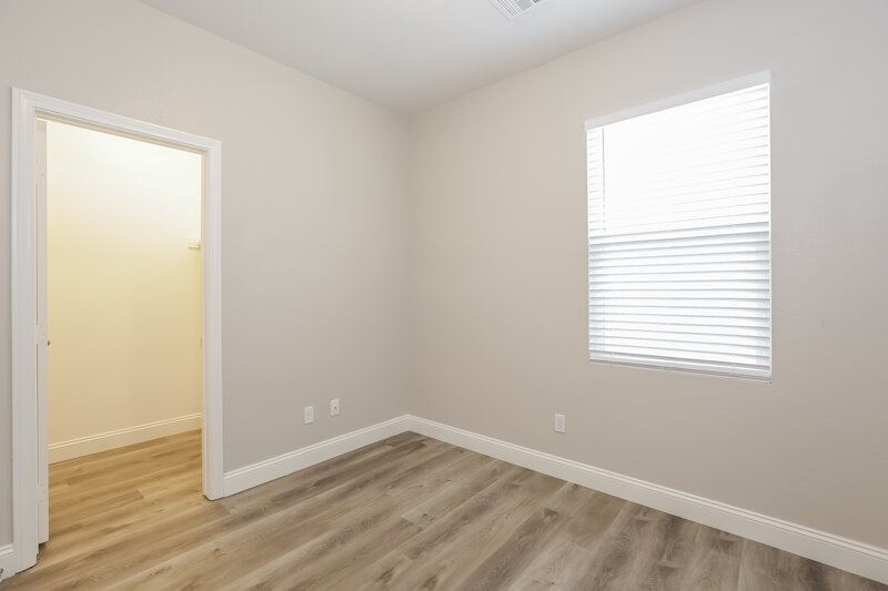2,195/Mo, 5367 Flowing Spring St Las Vegas, NV 89122 Bedroom View 3