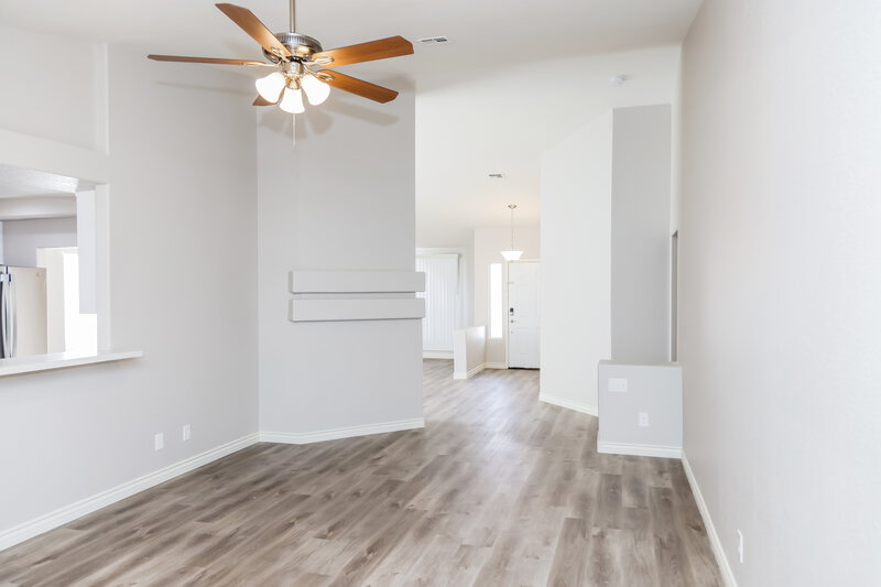 2,290/Mo, 816 Stillwater Ln Henderson, NV 89014 Living Room View 2