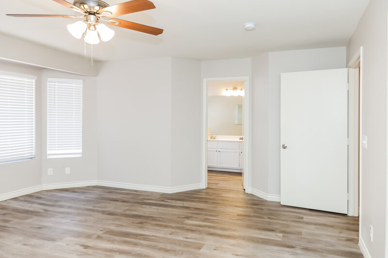 2,290/Mo, 816 Stillwater Ln Henderson, NV 89014 Main Bedroom View 2