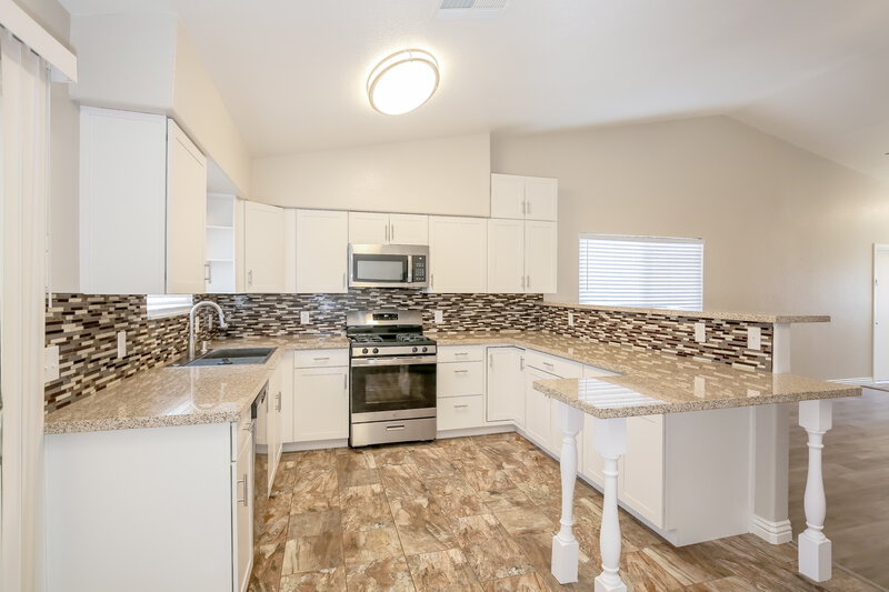 2,075/Mo, 5041 Wildroot Rd Las Vegas, NV 89130 Kitchen View