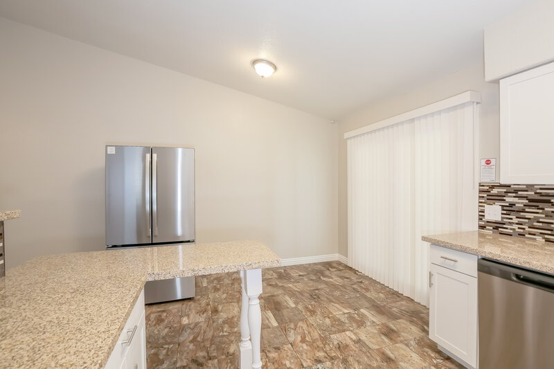 2,075/Mo, 5041 Wildroot Rd Las Vegas, NV 89130 Kitchen View 2
