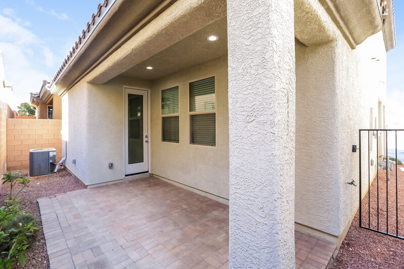 2,075/Mo, 10115 Mayflower Bay Ave Las Vegas, NV 89166 Rear View