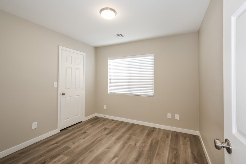 1,990/Mo, 3544 Ashford Grove Street Las Vegas, NV 89122 Bedroom View 2