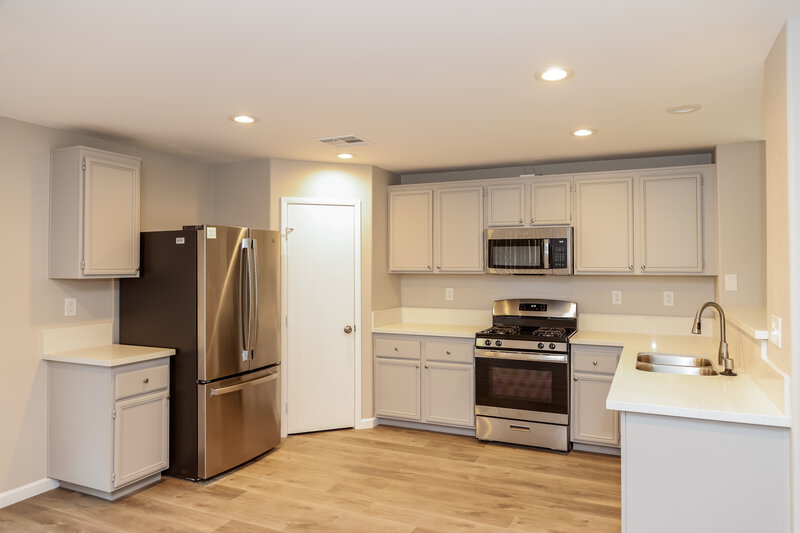 2,320/Mo, 8312 Oppenheimer St Las Vegas, NV 89139 Kitchen View