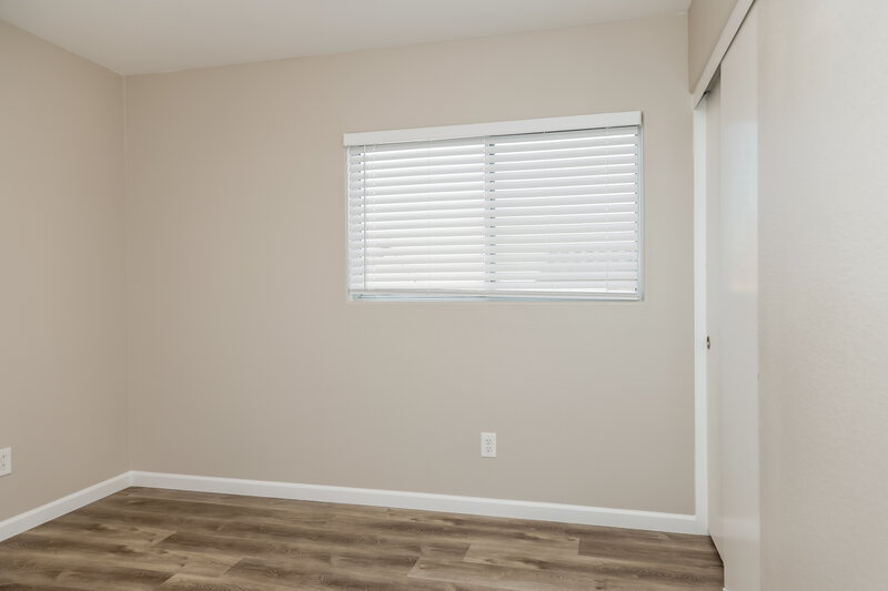 2,320/Mo, 8312 Oppenheimer St Las Vegas, NV 89139 Bedroom View 3