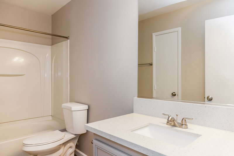 2,320/Mo, 8312 Oppenheimer St Las Vegas, NV 89139 Bathroom View 2