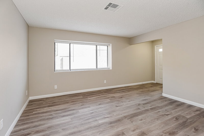 2,015/Mo, 2080 Club Crest Way Henderson, NV 89014 Living Room View