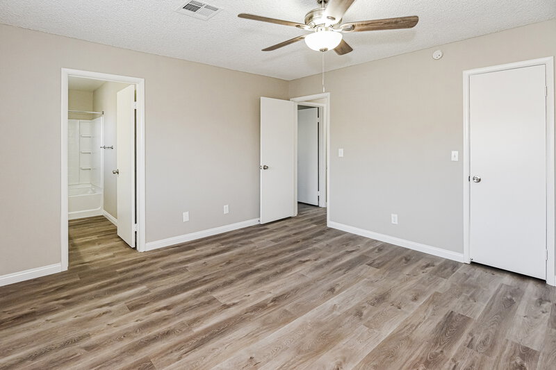 2,015/Mo, 2080 Club Crest Way Henderson, NV 89014 Main Bedroom View