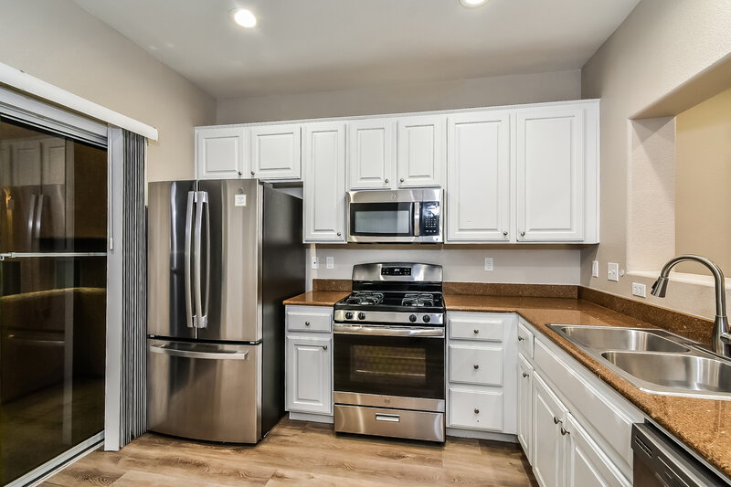 2,050/Mo, 6644 Weeping Pine Las Vegas, NV 89149 Kitchen View