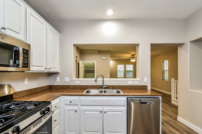 2,050/Mo, 6644 Weeping Pine Las Vegas, NV 89149 Kitchen View 2