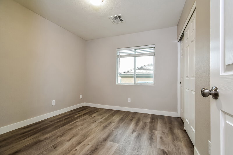2,050/Mo, 6644 Weeping Pine Las Vegas, NV 89149 Bedroom View 2