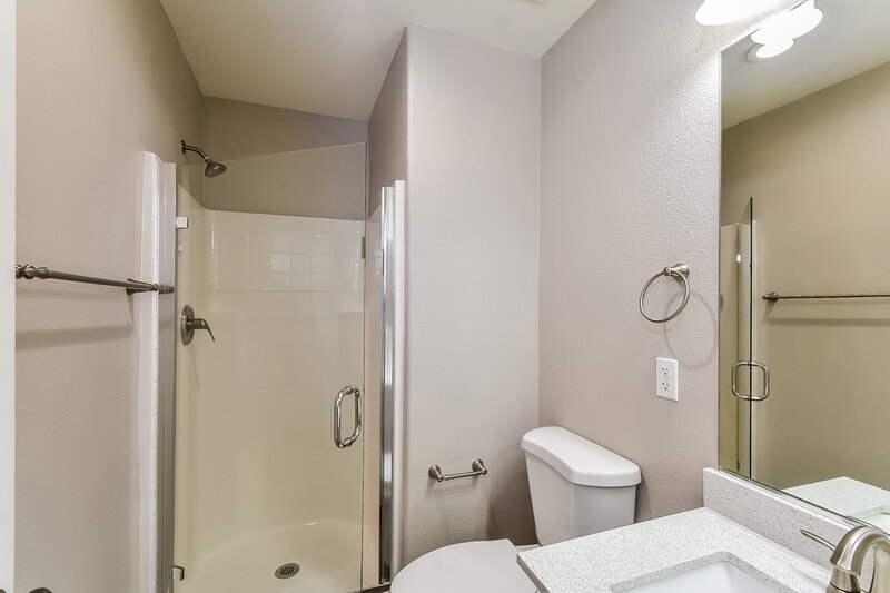 2,050/Mo, 6644 Weeping Pine Las Vegas, NV 89149 Bathroom View 2