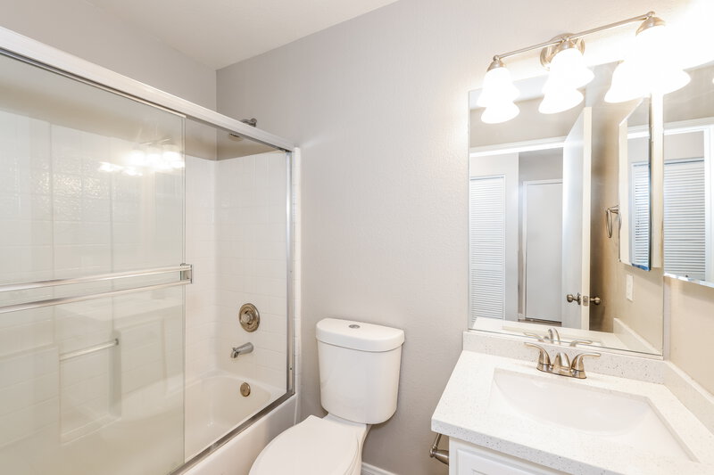 2,085/Mo, 601 Tobble Creek Ct Henderson, NV 89011 Bathroom View