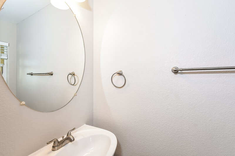 2,065/Mo, 124 Icy River Ave North Las Vegas, NV 89031 Bathroom View 2