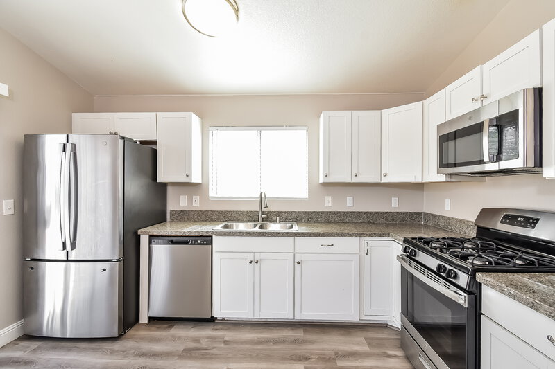 1,890/Mo, 3506 Ocatillo Mesa Way North LAs Vegas, NV 89031 Kitchen View