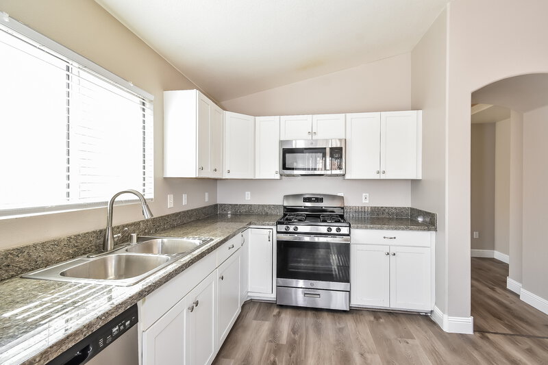 1,890/Mo, 3506 Ocatillo Mesa Way North LAs Vegas, NV 89031 Kitchen View 2