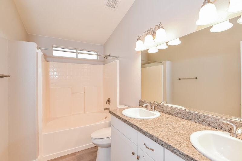 1,890/Mo, 3506 Ocatillo Mesa Way North LAs Vegas, NV 89031 Main Bathroom View