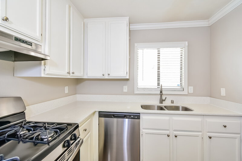 2,145/Mo, 8612 Paddle Wheel Way Las Vegas, NV 89117 Kitchen View