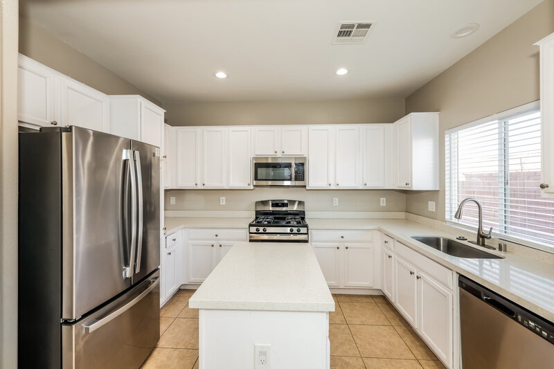 2,325/Mo, 10111 Deep Glen St Las Vegas, NV 89178 Kitchen View