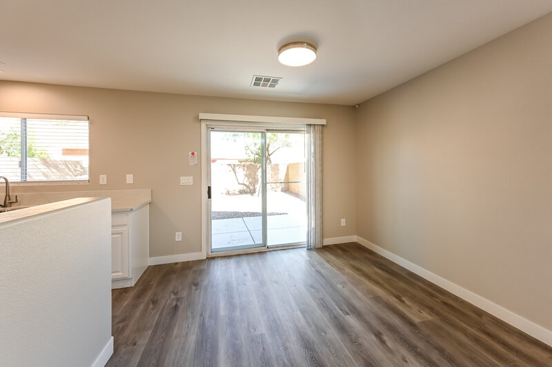 1,990/Mo, 7424 Scottish Castle Ave Las Vegas, NV 89113 Dining Room View