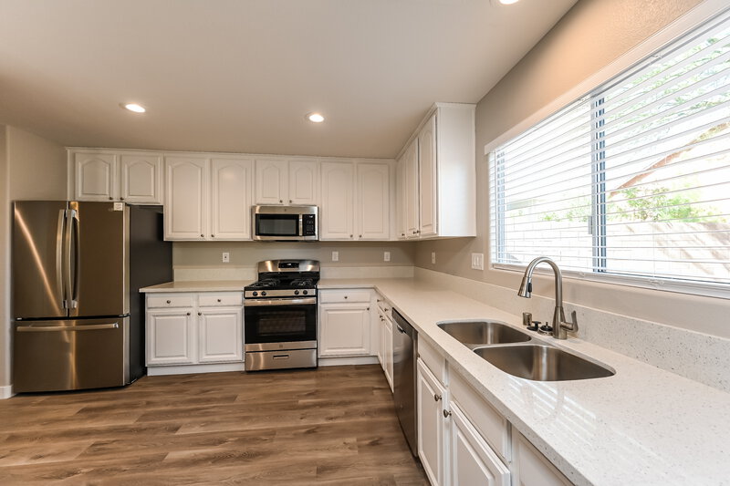 1,990/Mo, 7424 Scottish Castle Ave Las Vegas, NV 89113 Kitchen View