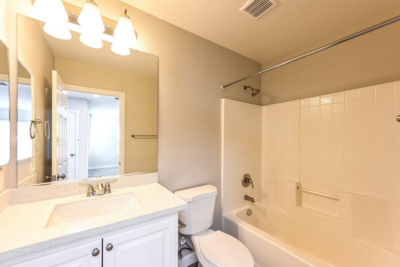 1,990/Mo, 7424 Scottish Castle Ave Las Vegas, NV 89113 Bathroom View