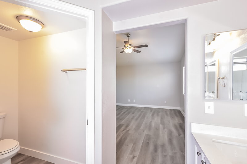 2,255/Mo, 7640 W Delhi Ave Las Vegas, NV 89129 Main Bathroom View 2