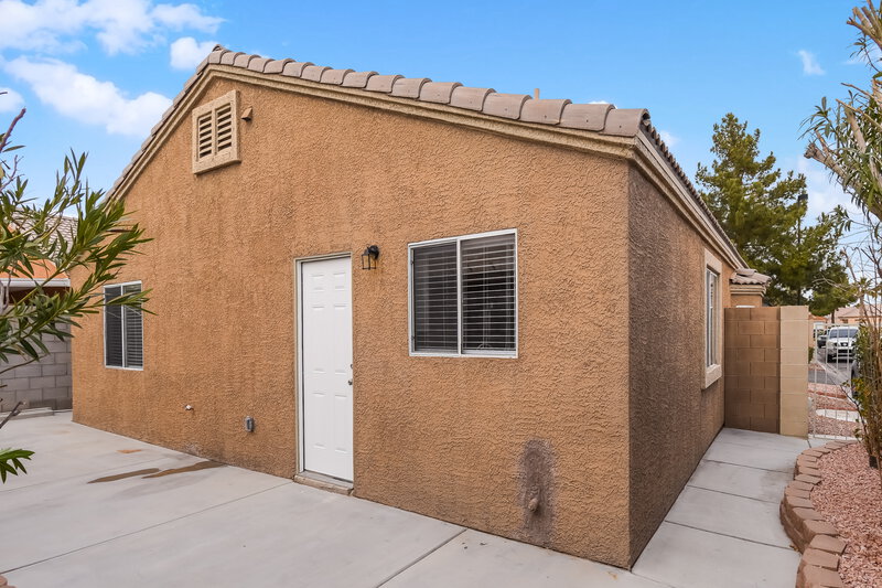 1,855/Mo, 5225 Panguitch Dr Las Vegas, NV 89122 Rear View