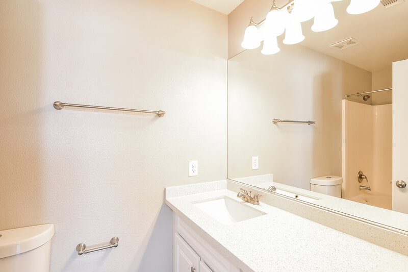 2,015/Mo, 5532 Eagle Claw AVE Las Vegas, NV 89130 Main Bathroom View